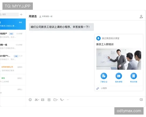 常园在咖啡馆随手掏出一沓黑卡给朋友买单，旁边顾客全当现场秀看着